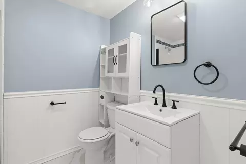 Bath - 141 Prospect St #A, Gloucester, MA 01930 photo 3 of 3