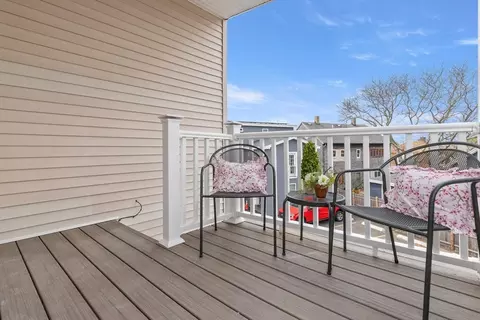 141 Prospect St #B, Gloucester, MA 01930
