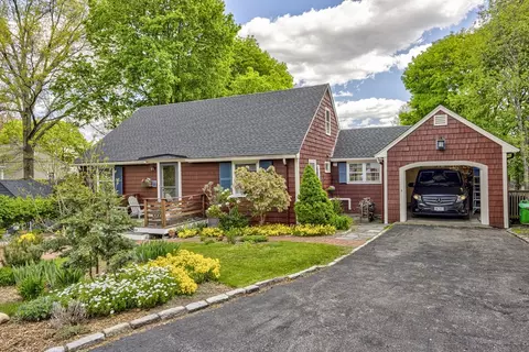 9 Winchester Ter, Jamaica Plain, MA 02130