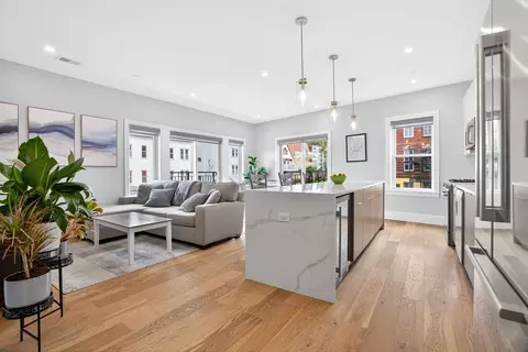 21 Glen Rd #10, Jamaica Plain, MA 02130