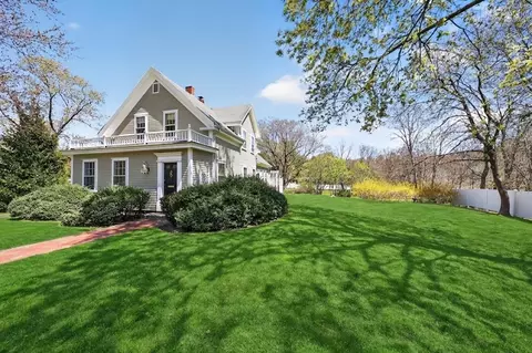 Exterior - 1154 Main St, Hingham, MA 02043 photo 2 of 9