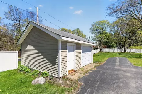 Exterior - 1154 Main St, Hingham, MA 02043 photo 8 of 9