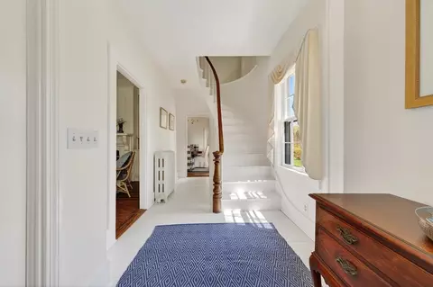Entry Way - 1154 Main St, Hingham, MA 02043 photo 2 of 4