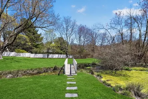 Exterior - 1154 Main St, Hingham, MA 02043 photo 5 of 9