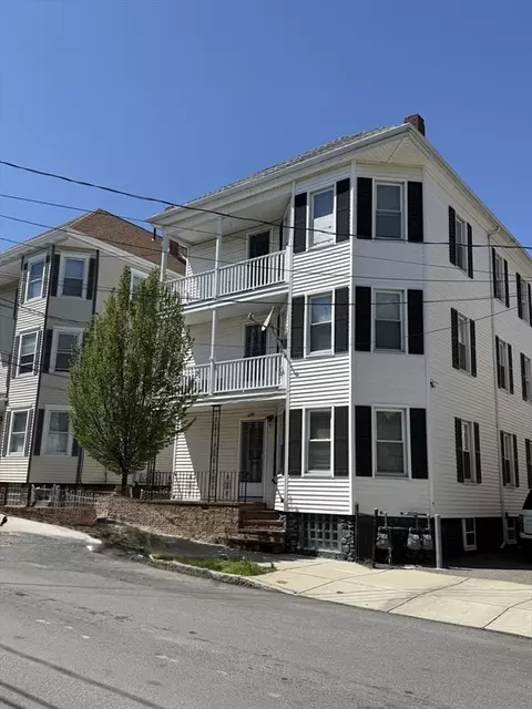 105 Collette St, New Bedford, MA 02746
