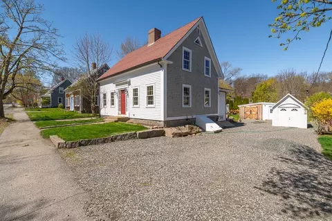 61 Southern Ave, Essex, MA 01929