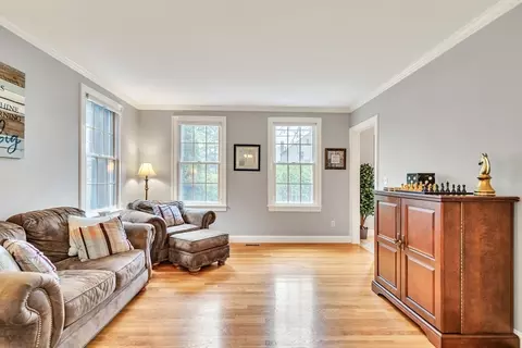 46 Holmes St, Needham, MA 02492 photo 4
