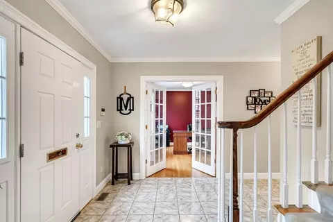 46 Holmes St, Needham, MA 02492 photo 2