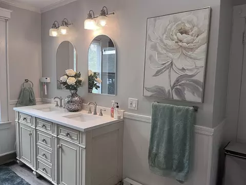 Bath - 4 Wolfenden St, Attleboro, MA 02703 photo 2 of 4