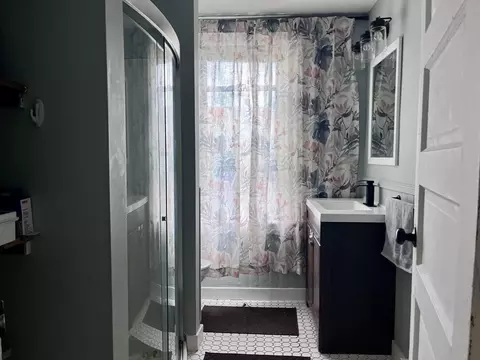 Bath - 4 Wolfenden St, Attleboro, MA 02703 photo 3 of 4