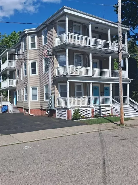 4 Wolfenden St, Attleboro, MA 02703