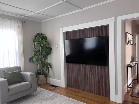 Living - 4 Wolfenden St, Attleboro, MA 02703 photo 2 of 3