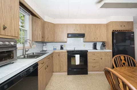 Kitchen - 70 Trinity Ave, Worcester, MA 01605 photo 4 of 6