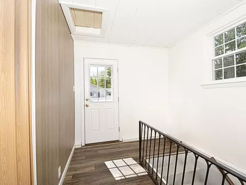Entry Way - 70 Trinity Ave, Worcester, MA 01605 photo 1 of 1