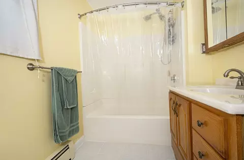 Bath - 70 Trinity Ave, Worcester, MA 01605 photo 1 of 1