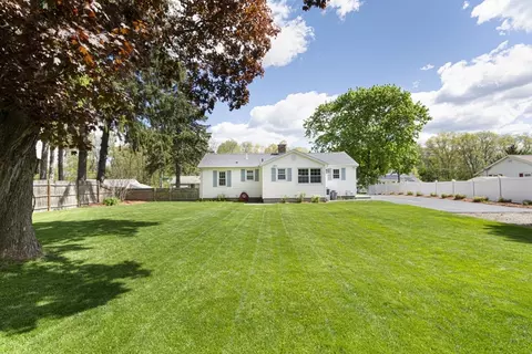 Exterior - 70 Trinity Ave, Worcester, MA 01605 photo 7 of 8
