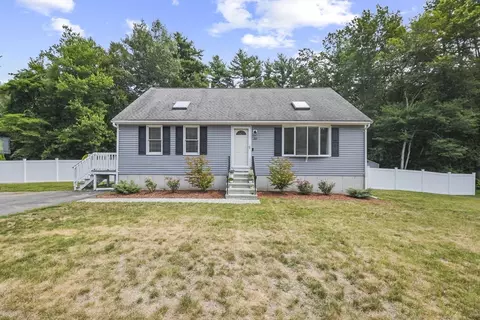 310 Shag Bark Rd, Taunton, MA 02780