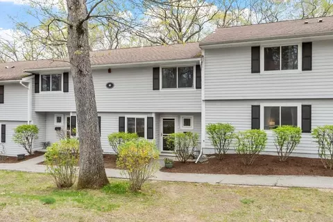 2 Beals Cove Rd #F, Hingham, MA 02043