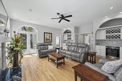 Living - 29 Hammersmith Dr, Saugus, MA 01906 photo 2 of 3