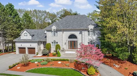 29 Hammersmith Dr, Saugus, MA 01906