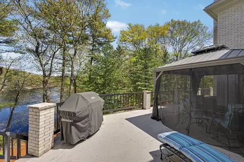 Exterior - 29 Hammersmith Dr, Saugus, MA 01906 photo 4 of 6