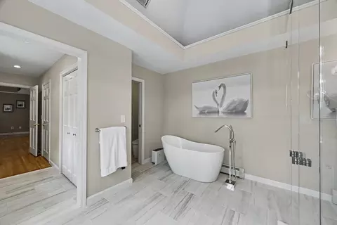Bath - 29 Hammersmith Dr, Saugus, MA 01906 photo 4 of 7