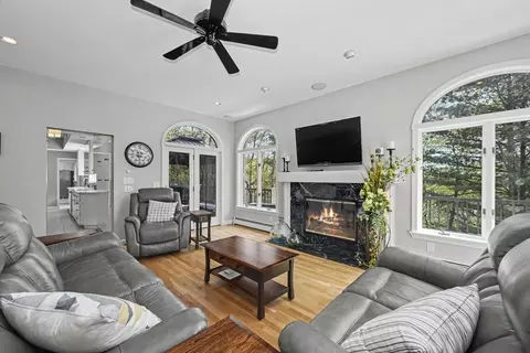 Living - 29 Hammersmith Dr, Saugus, MA 01906 photo 1 of 3