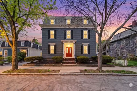 6 Linden St #2, Salem, MA 01970