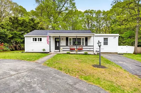 545 Tremont St, Rehoboth, MA 02769