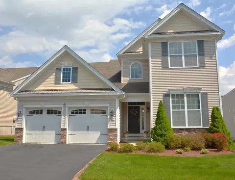 67 Sherwood Dr #67, Methuen, MA 01844