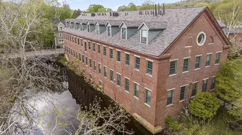 25 Pond St #210, Amesbury, MA 01913