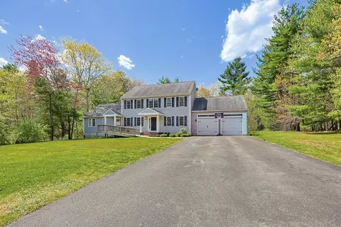 3 Pasture Ln, Halifax, MA 02338