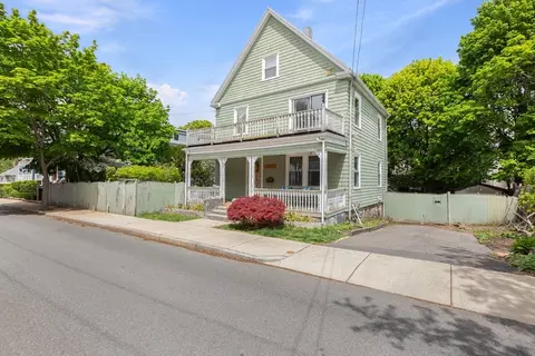 30 Hutchinson St, Winthrop, MA 02152