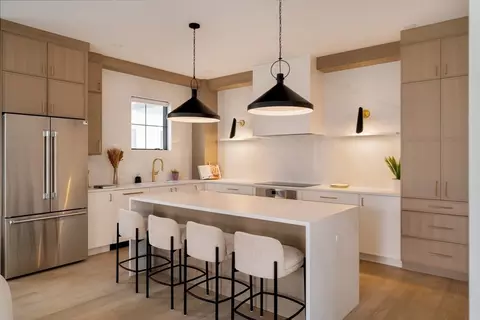 19 S Waverly St #19, Brighton, MA 02135
