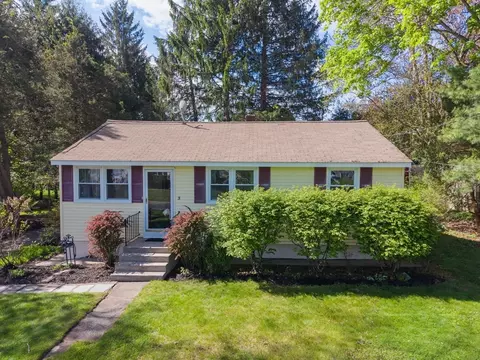 3 Greenwood St, Boylston, MA 01505