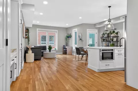 3305 Washington St # 204, Jamaica Plain, MA 02130