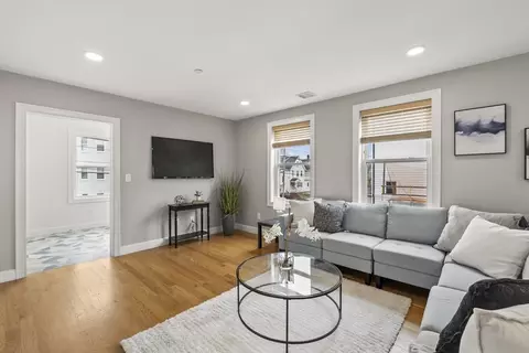 Living - 170 Bradford St #2, Everett, MA 02149 photo 1 of 2