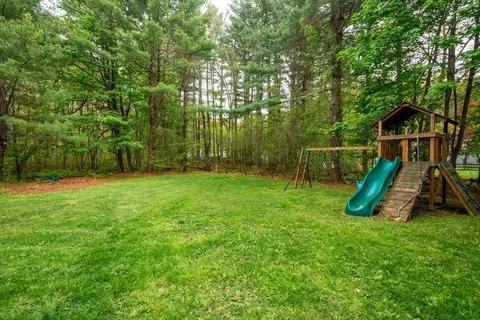 Exterior - 35 Blueberry Ln, Reading, MA 01867 photo 5 of 5