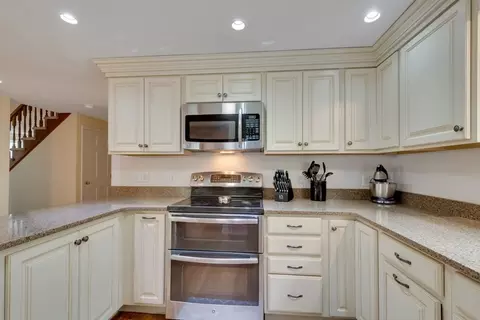 Kitchen - 35 Blueberry Ln, Reading, MA 01867 photo 2 of 3