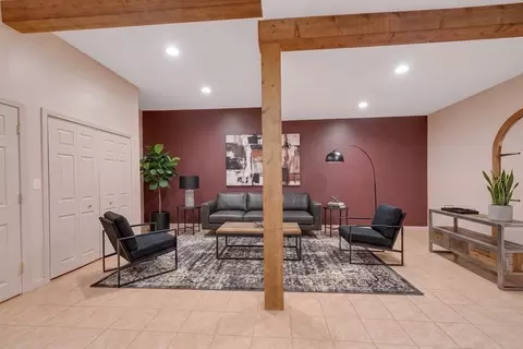 Living - 35 Blueberry Ln, Reading, MA 01867 photo 4 of 4