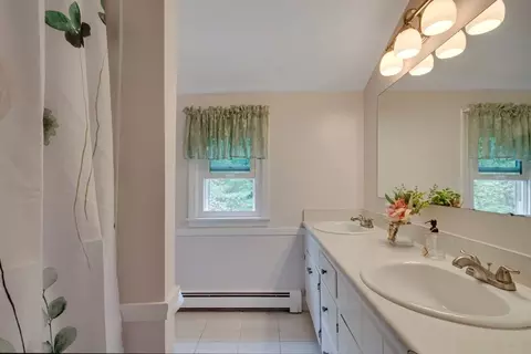 Bath - 35 Blueberry Ln, Reading, MA 01867 photo 4 of 4