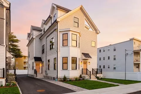 19 S Waverly St, Brighton, MA 02135