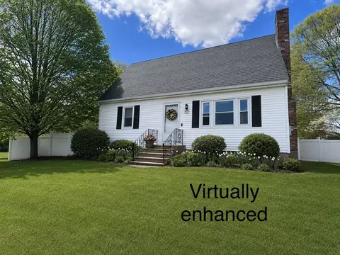 4 Dawn St, Blackstone, MA 01504