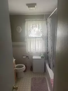 Bath - 44 Maebeth St, Springfield, MA 01119 photo 1 of 3
