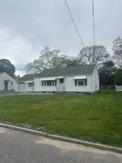 44 Maebeth St, Springfield, MA 01119