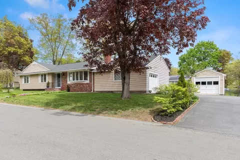 262 Sanders Ave, Lowell, MA 01851