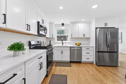 6 Sunset Dr, Randolph, MA 02368 photo 12