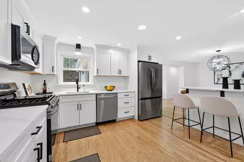 6 Sunset Dr, Randolph, MA 02368 photo 11