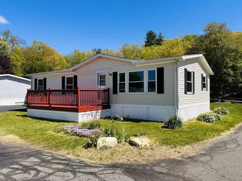 93 Grochmal Ave #119, Springfield, MA 01150