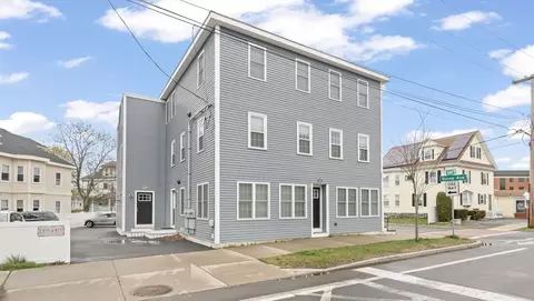 492 Cabot St #1A, Beverly, MA 01915